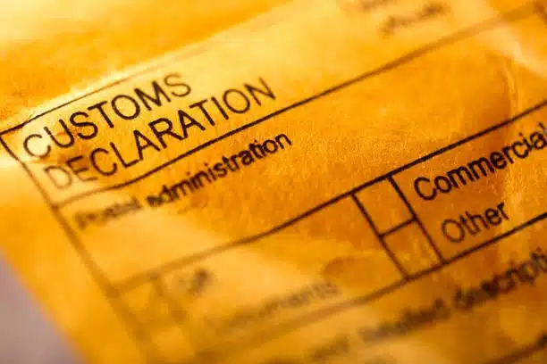 Customs declaration form for commercial shipping and customs clearance
