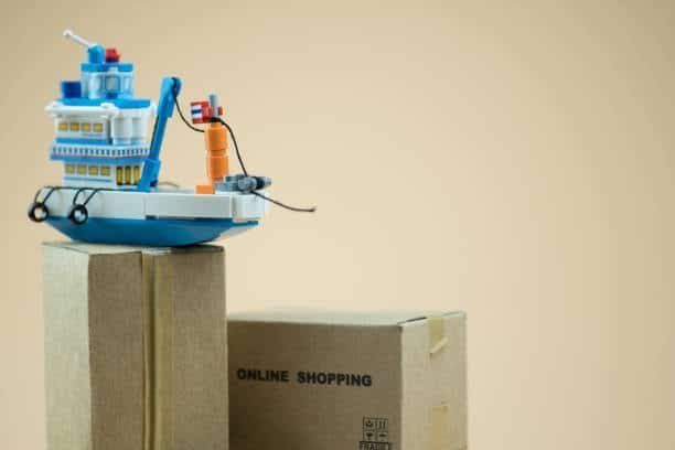 Symbolic visual of LCL shipping for online shopping orders using shared freight space.